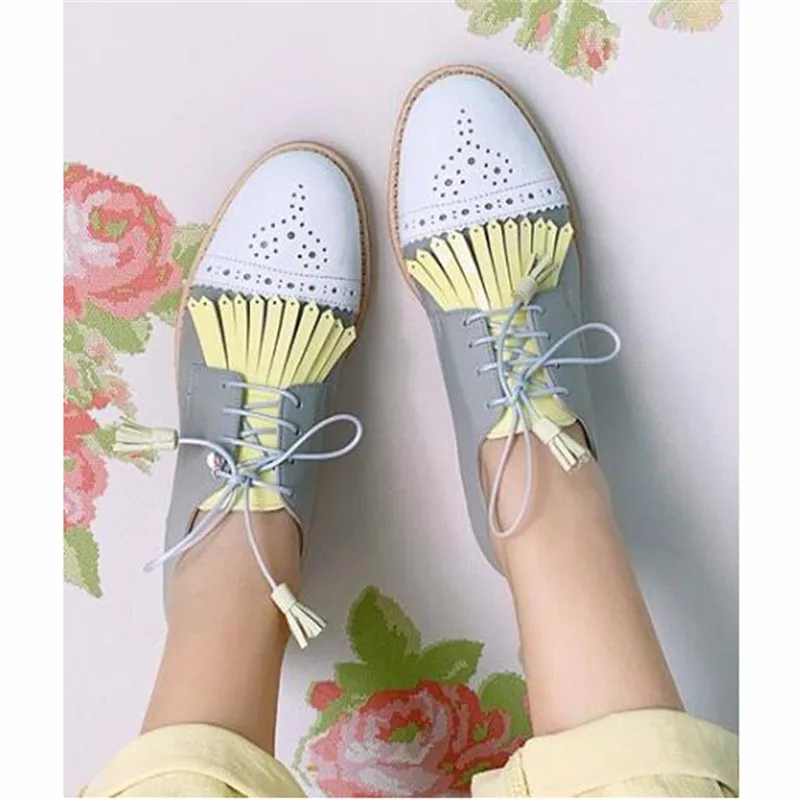 Women Soft Leather Oxfords Hand-made Leisure Lace-up Brogues Wingtips Shoes For Ladies New Arrival Caved Tassel Flats