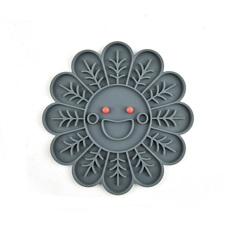 Pet Dog Slow Food Mat Cat Slow Food Bowls Puppy Kitten Candy Colors Silicone Feeding Licking Plate Slow Feeders Treat Dispensing