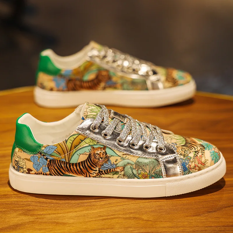 New Men Luxury Casual Shoes Spring Summer Breathable Fabric Flat Skateboard Shoes Leisure Tiger Print Loafers
