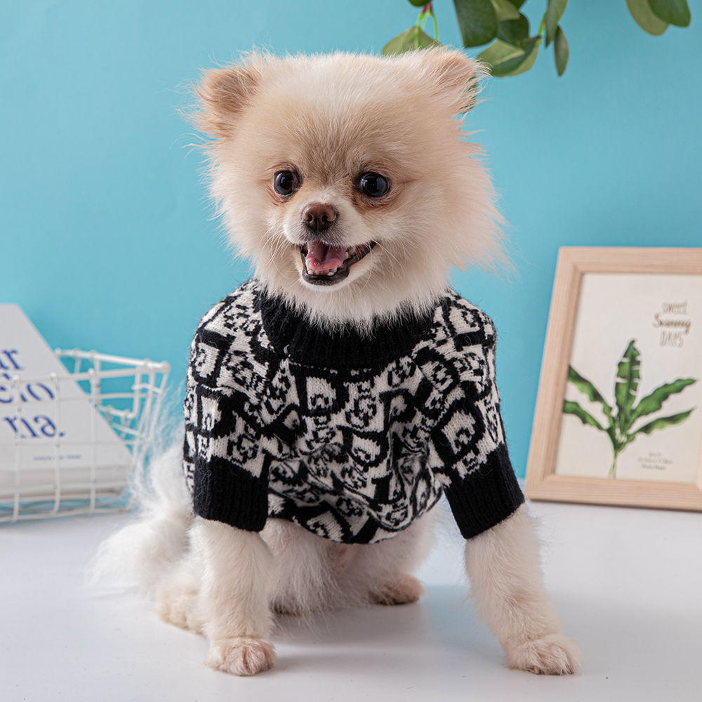Dog Clothes for Small Dogs Designer Luxury Pet Sweaters Pomeranian Chihuahuas Cat Dog Clothing Pet Supplies