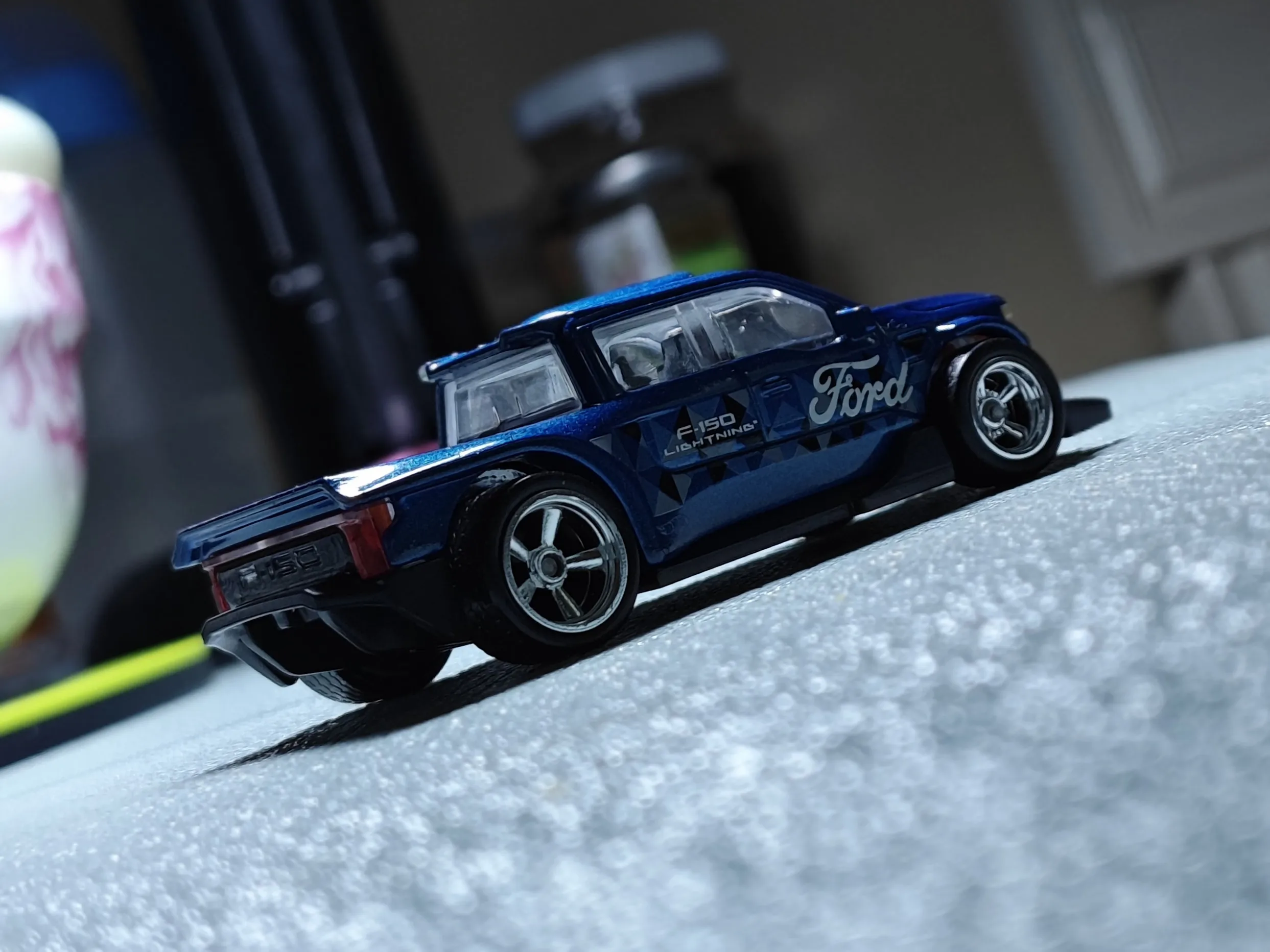 10 Sets 1/64 Staggered Wheels 11mm 13mm Drag Progressive Wheel Front Small Rear Large Rims Rubber Tires for 1:64 Model Cars HW