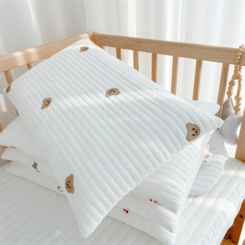 born Pillow Case Pure Cotton Soft Skin Breathable Thin Childrens Sleep Anti-dirt Removable Pillow Case Cartoon Crib Bedding 240521