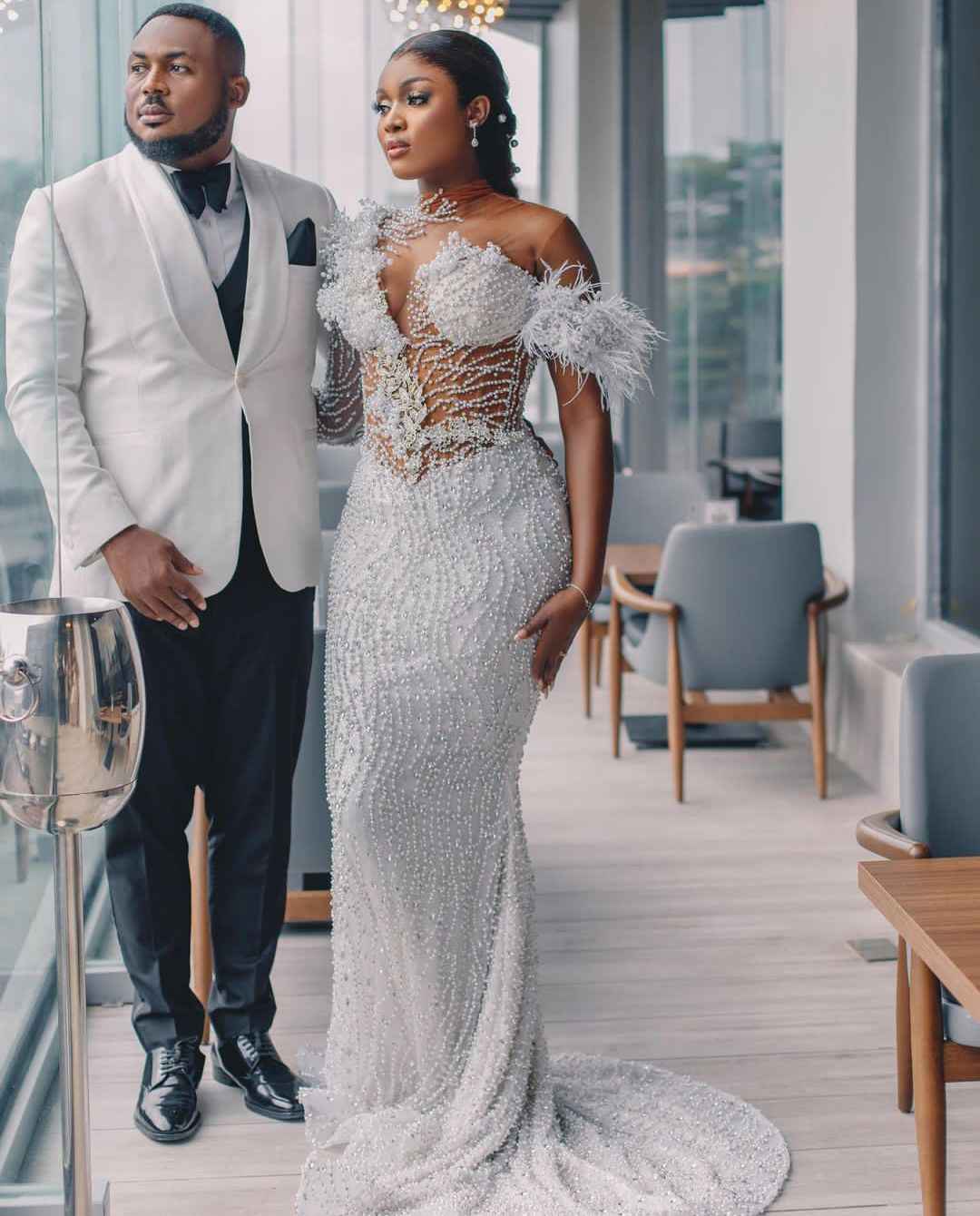 Feather Wedding Dresses Pearls Beading Bridal Gowns Crystal Rhie Off Shoulder Custom Made Mermaid Vestidos De Novia 0218