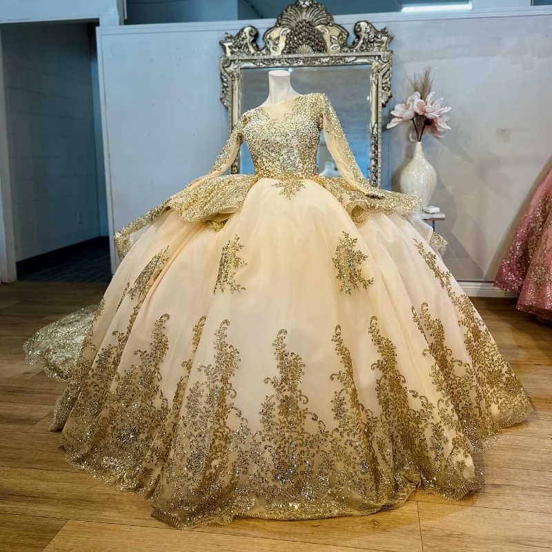 Champagne Shiny Quinceanera Dresses Long Sleeved Ball Gown Gold Sequin Lace Applique Beaded Tull Party Birthday Sweet 16 Vestidos De 15 Anos