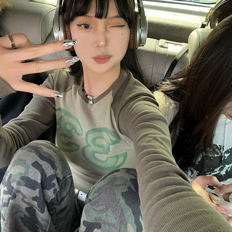 Retro Y2K Patch Work Green T-shirt Womens Kpop Street Clothing Long sleeved T-shirt Womens Fashion Retro Autumn E-girl Crop Top 240517