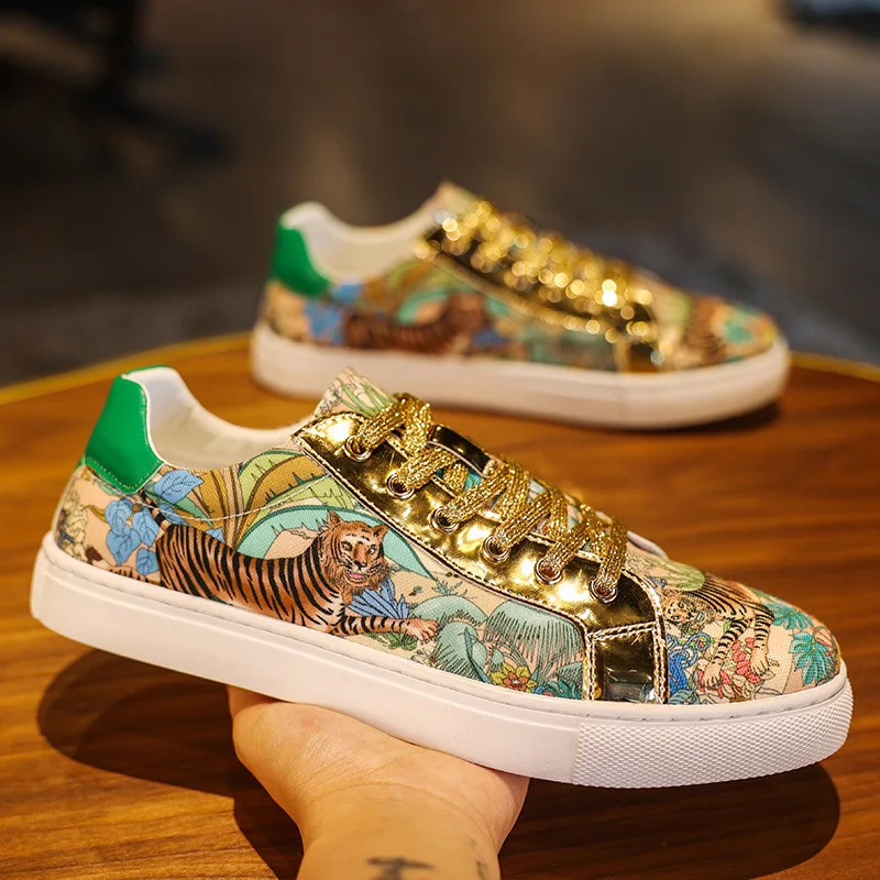 New Men Luxury Casual Shoes Spring Summer Breathable Fabric Flat Skateboard Shoes Leisure Tiger Print Loafers