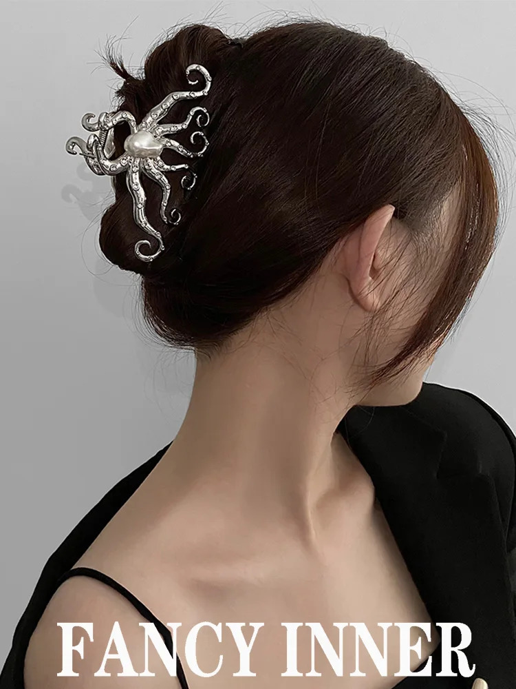 Octopus Hairpin Headwear Punk Pearl Metal Gothic Cool Hair Claw Clip Hair Accessories for Women Jewelry 240521
