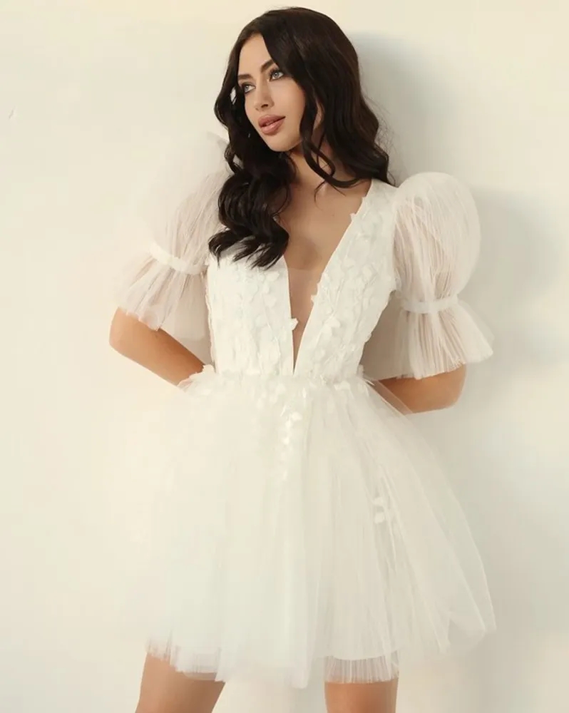 Beach Boho Mini Wedding Dress 2024 Deep V Neck Lace Short Bride Dress Backless Puff Sleeves Lovely Bridal Gown Vestidos De Noiva