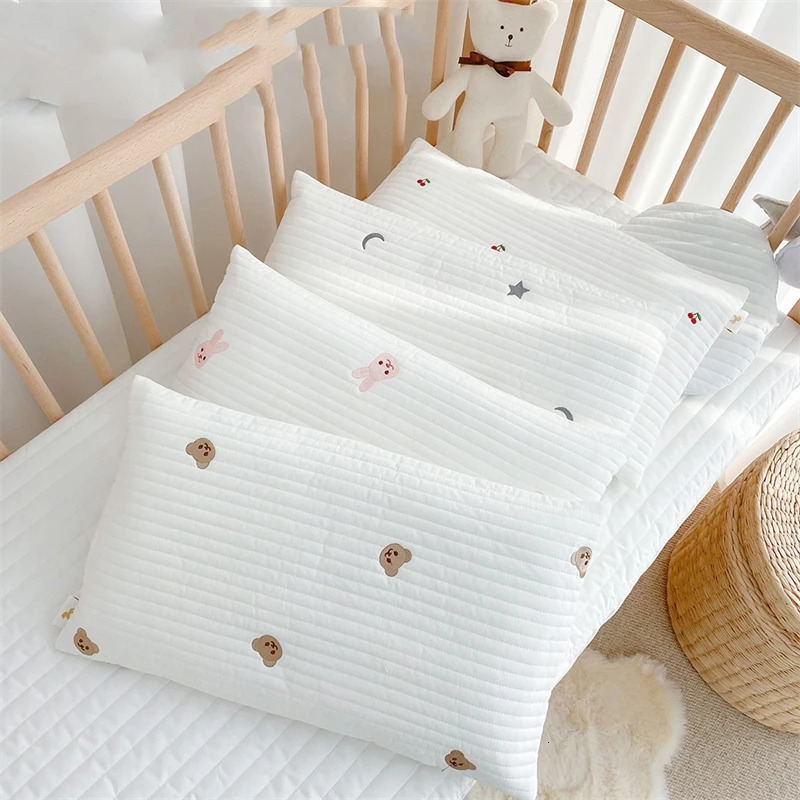 born Pillow Case Pure Cotton Soft Skin Breathable Thin Childrens Sleep Anti-dirt Removable Pillow Case Cartoon Crib Bedding 240521