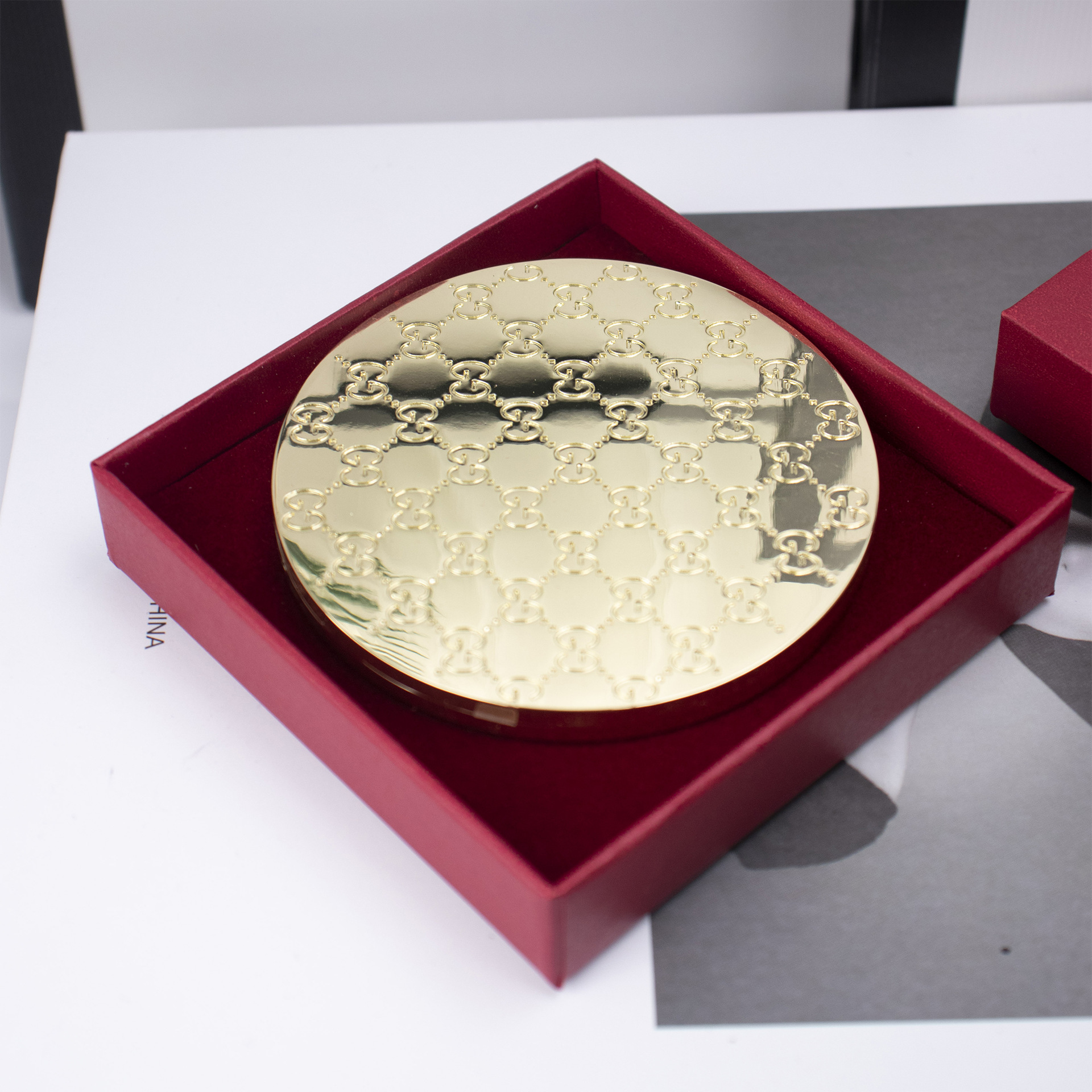 etters Brand Hand Gift Compact Mirrors Four Leaf Grass Gold Vintage Double Sided Portable Enlarged Classic Designer Makeup Mir CL250210