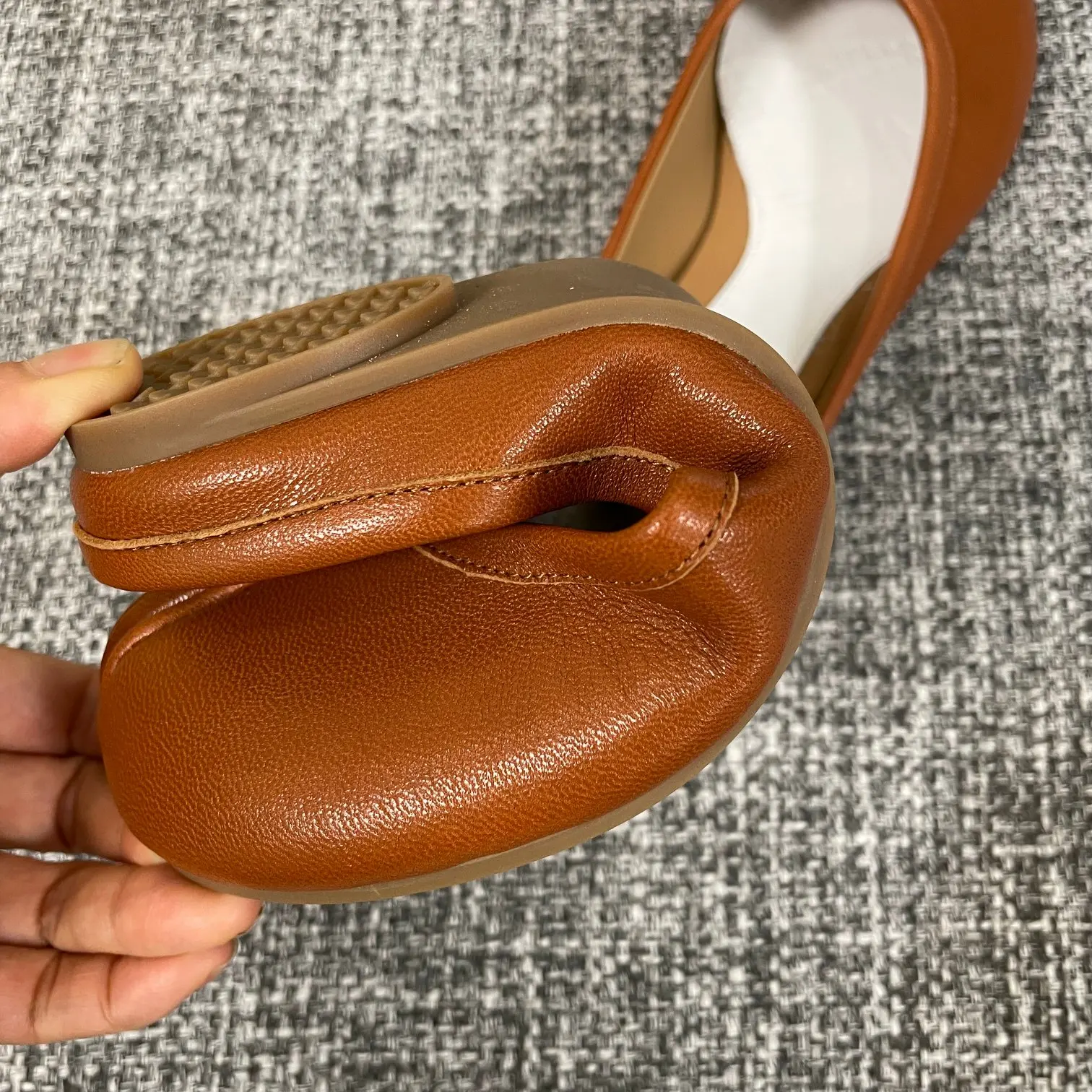 Genuine Leather Women Tabi Shoes Sheepskin Ladies Shoes Unique Split-Toe Mules Sandals Luxury Design Female Concise Flat Shoe