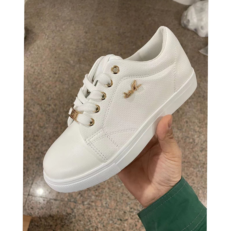Decor Lace-up Sneakers Platform Chain Casual Shoe Design Vulcanized Shoes Women Student Skatboard dh1102140750