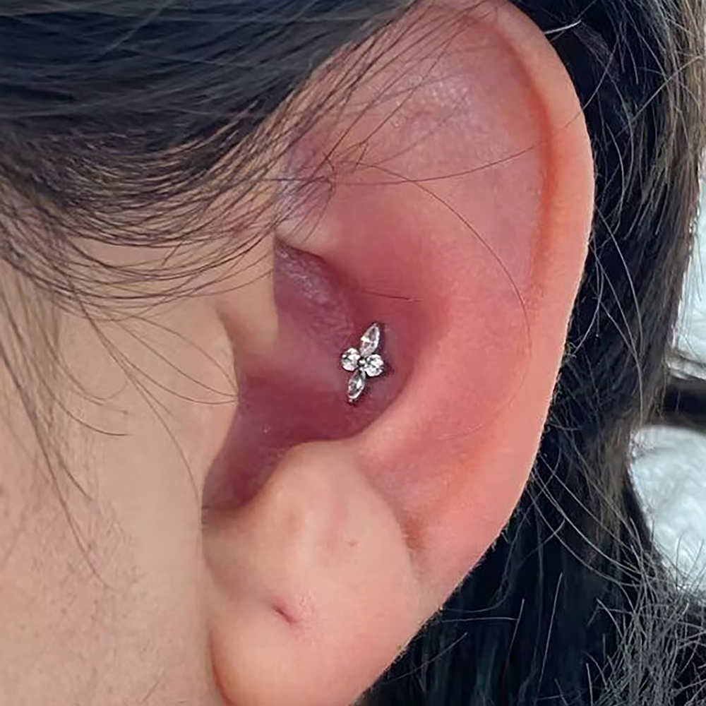 Right Grand ASTM F136 Titanium CZ Four-Point Star Flat Back Stud Earring Helix Cartilage Monroe Medusa Tragus Piercing