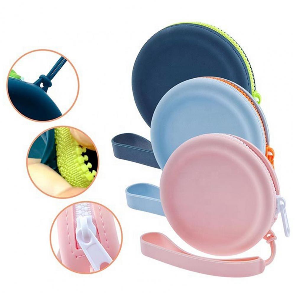 Pet Treat Pouch Dog Training Pouch Silicone Dog Treat Pouch Set with Carabiner Round Zipper Closure Snack Bag for Kids Pets