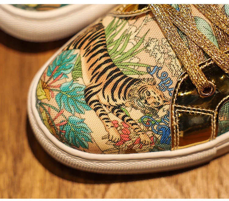 New Men Luxury Casual Shoes Spring Summer Breathable Fabric Flat Skateboard Shoes Leisure Tiger Print Loafers