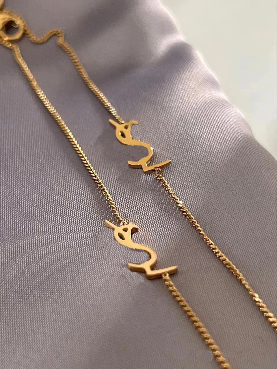 Simple Designer Brand Letter Pendant Necklaces 18K Gold Plated Stainless Steel Sweater klace for Wedding Jewerlry Accessories