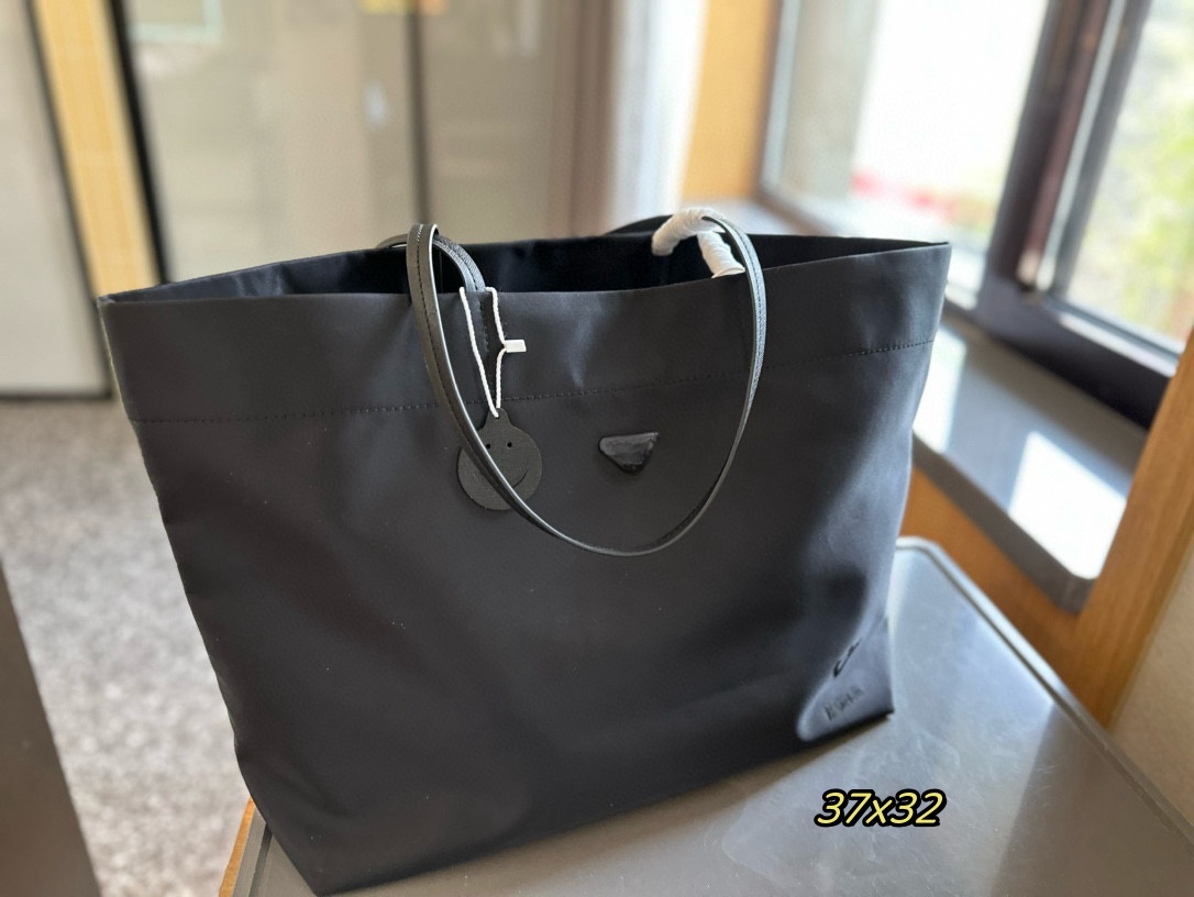 Designer bag Tote Fashion Triangles Brand Handbag Bags Wallet Canvas Shopping Bag Shoulder underarm bag Womens Bag Large Capacity