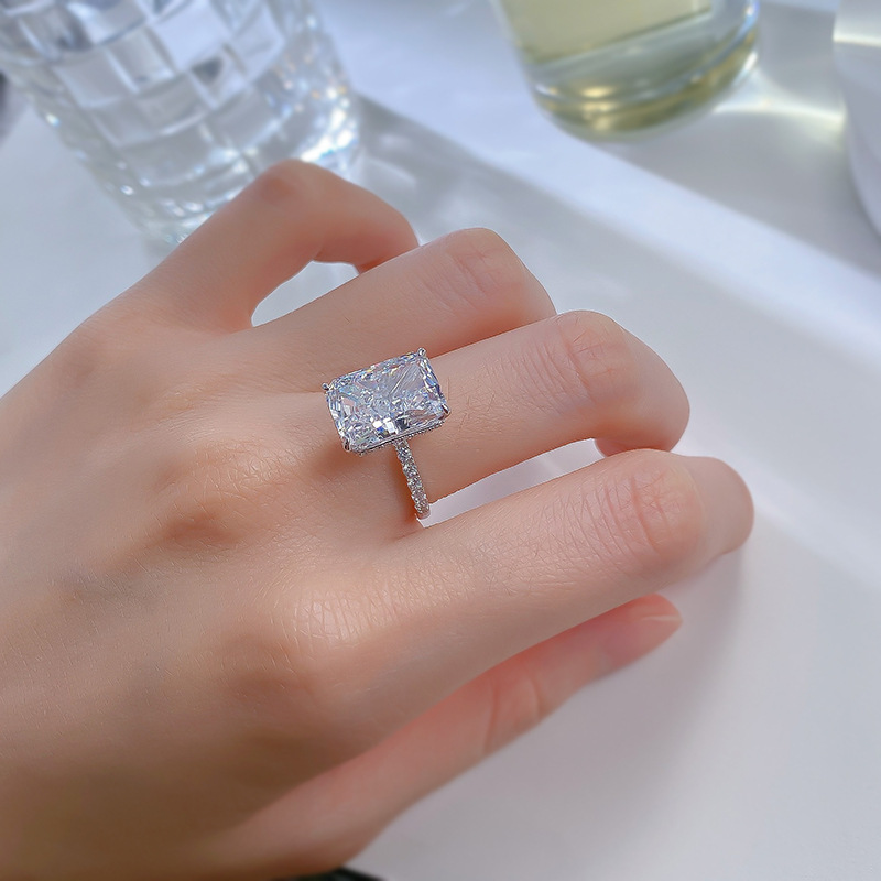 2024 Choucong Wedding Rings Elegant Luxury Jewelry Sparkling Pure 100% 925 Sterling Silver Natural Moissanite Diamond Gemstones Party Women Engagement