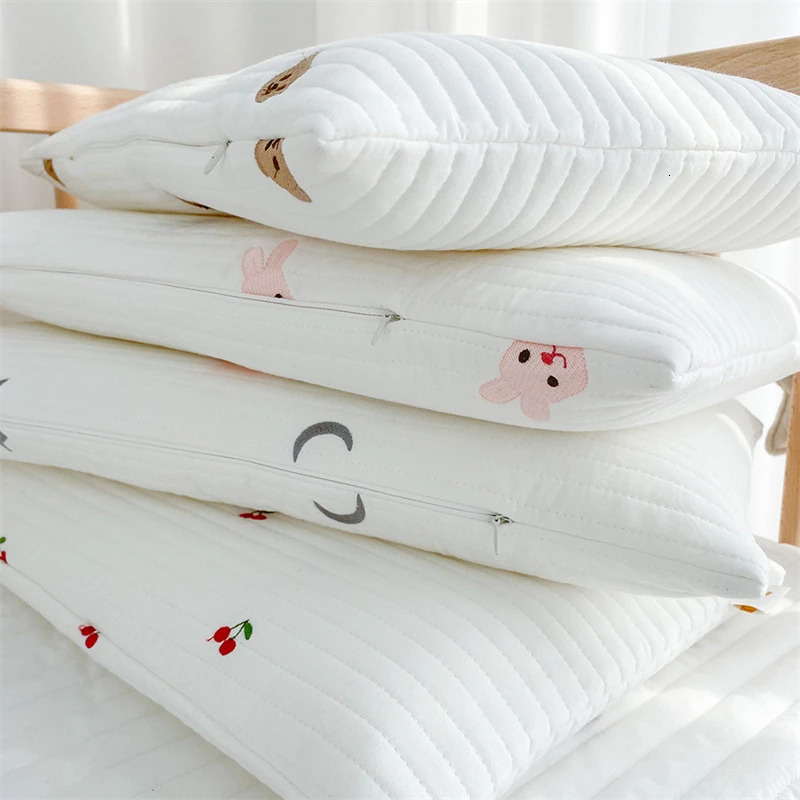 born Pillow Case Pure Cotton Soft Skin Breathable Thin Childrens Sleep Anti-dirt Removable Pillow Case Cartoon Crib Bedding 240521