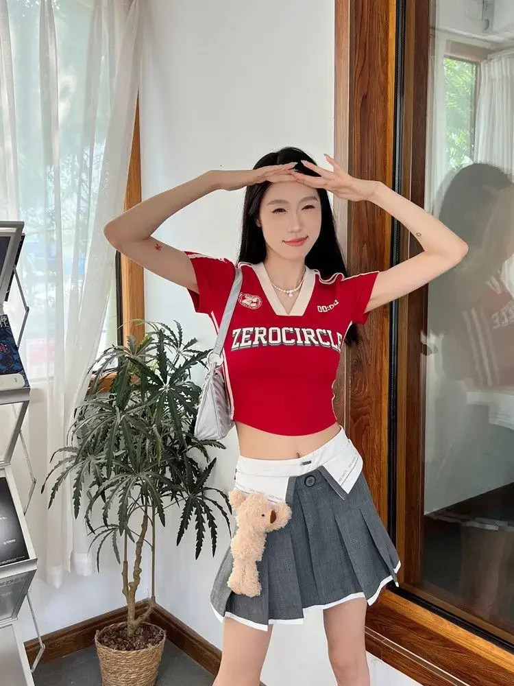 Deeptown American Retro Red V-neck Crop T-shirt Womens 2024 Summer Stripe Letter Printed Street Clothing Egirl Y2k Tee Crop Top 240517