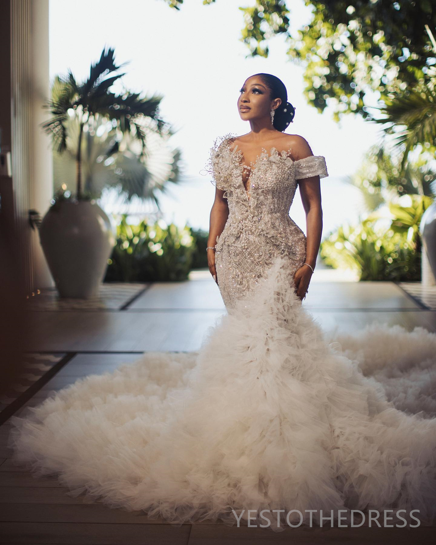 R&W 2024 urious Mermaid Wedding Gowns Bride Illusion Beaded Lace Pearls Rhies Decorated Side Split Pleated Bridal Dress for Marriage D246