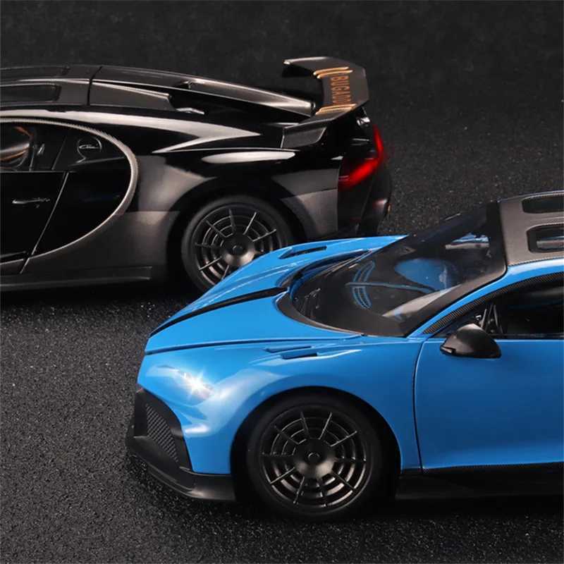 Diecast Model Cars 1 18 BUGATTI Chiron PUR SPORT Alloy Sports Model Diecasts Metal Racing Super Car Model Sound and Light Simulation Kids Toys Gift