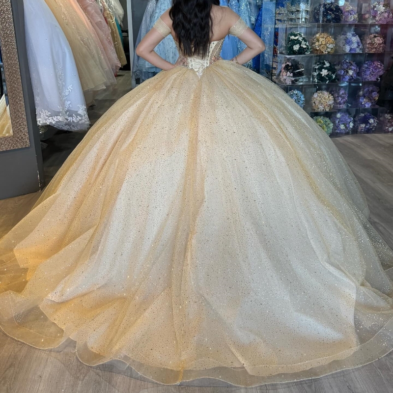 Light Champagne Shinny Quinceanera Dresses Off The Shoulder Princess Beads Crystal Tull Party Birthday Sweet 16 Dress Vestido 15 De Anos