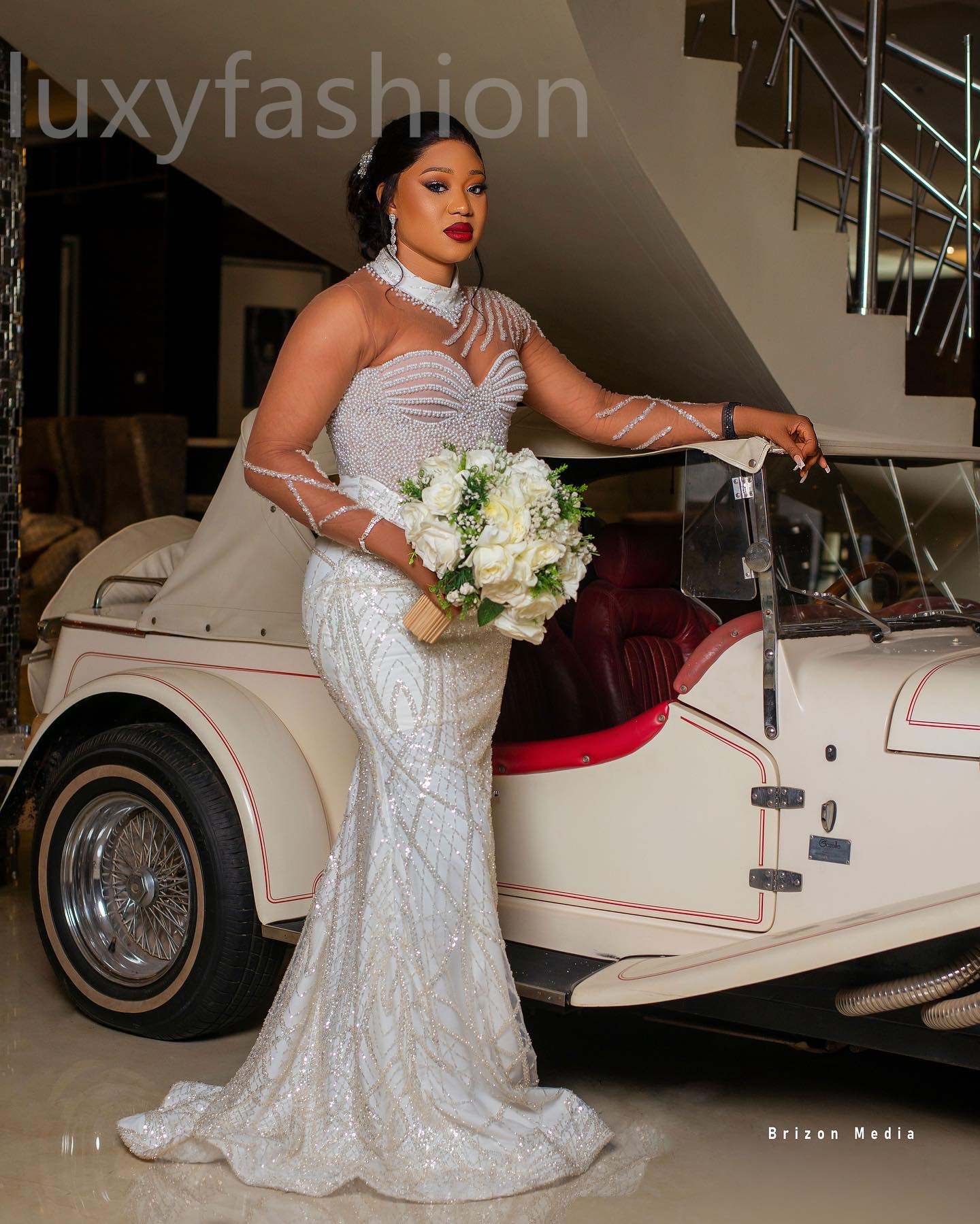 Aso Ebi 2024 Ivory Mermaid Wedding Dresses Pearls Sequined Lace Sheer Neck Sexy Bridal Gowns Dress LF056