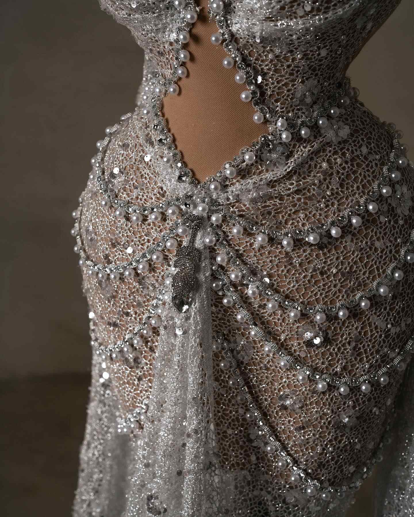 See Through Wedding Dresses Pearls Mermaid Bridal Gowns Rhie Sequins Sweep Train Custom Made Bride Dress Vestidos De Novia