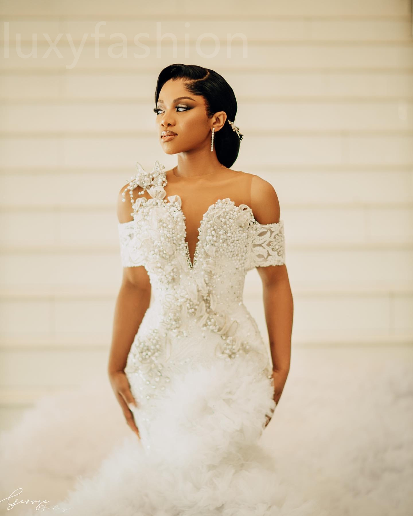 Aso Ebi 2024 Ivory Mermaid Wedding Dresses Florals Pearls Beaded Crystals Lace Tiers Bridal Gowns Dress LF553