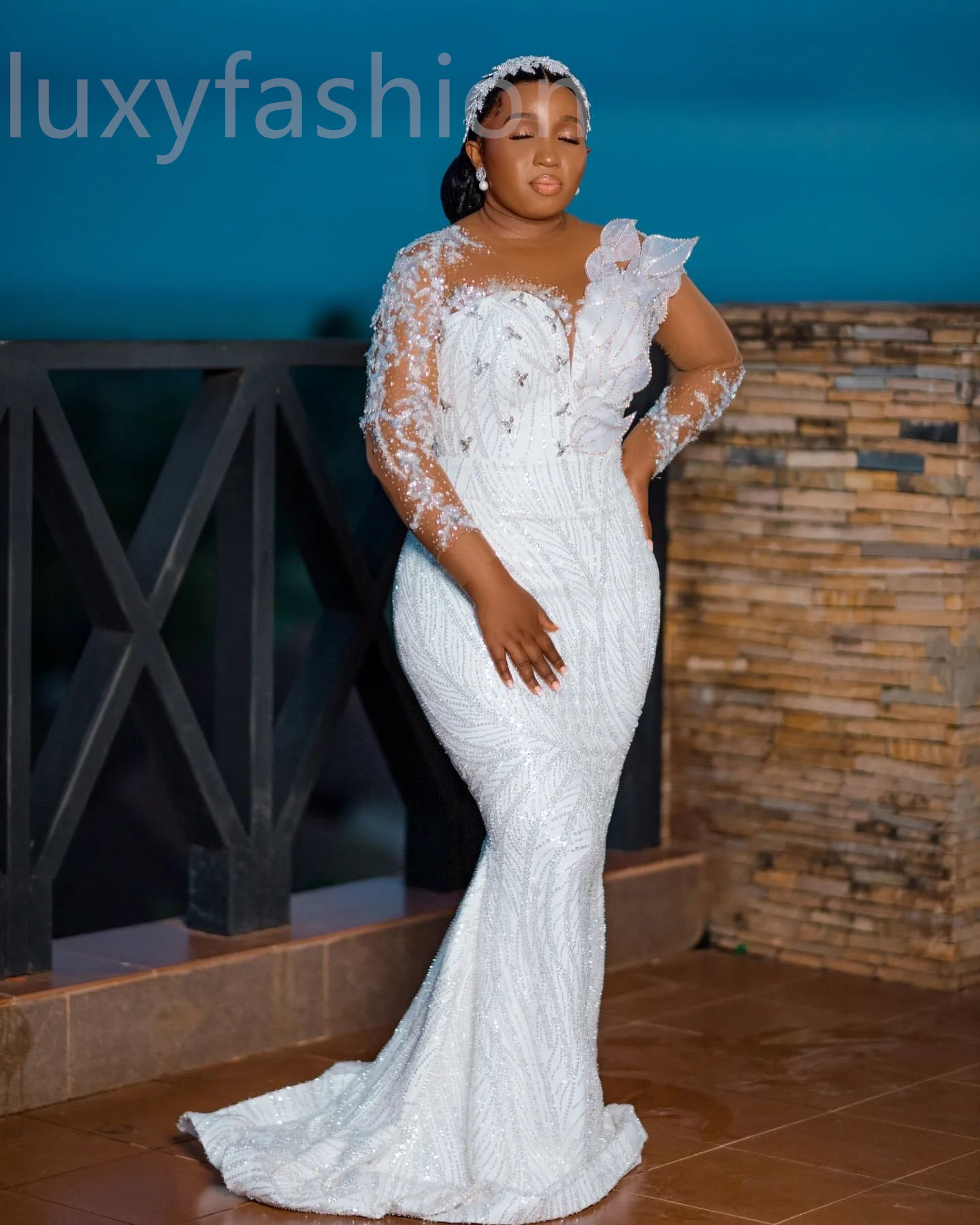 Aso Ebi 2024 White Mermaid Wedding Dresses Florals Beaded Crystals Sequined Lace Stunning Bridal Gowns Dress ZJ032