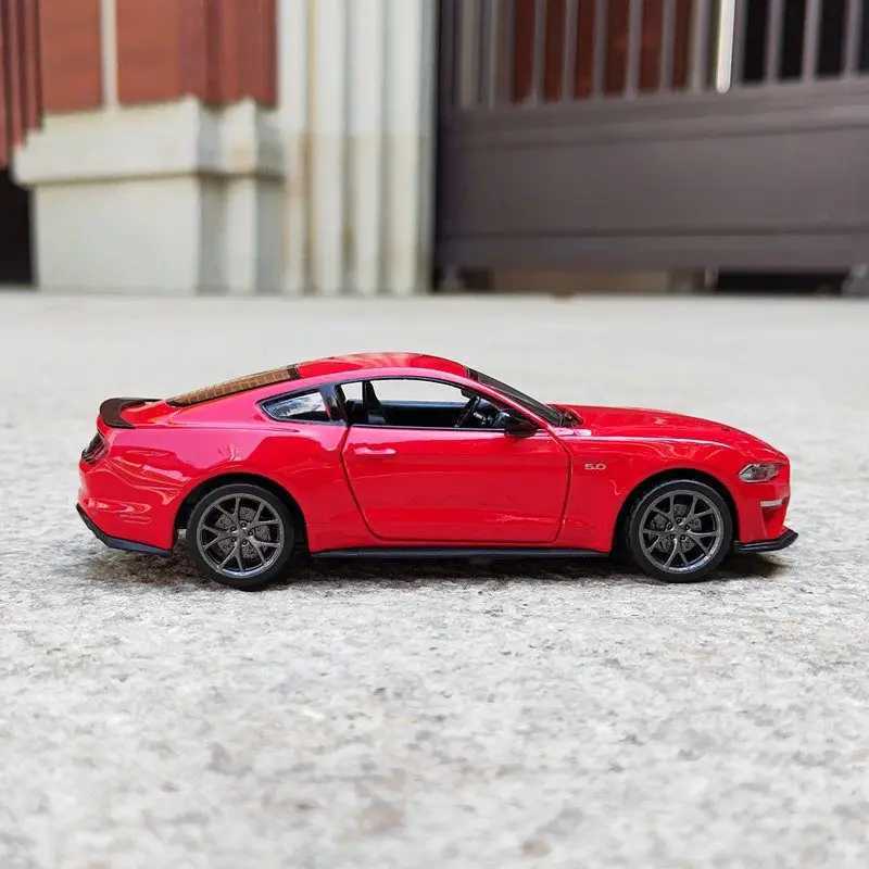 Free shipping Cars 1 34 Ford stang GT Alloy Sports Diecast Vehicles Silation Metal Car Model Sound and Light Childrens Toy Gift
