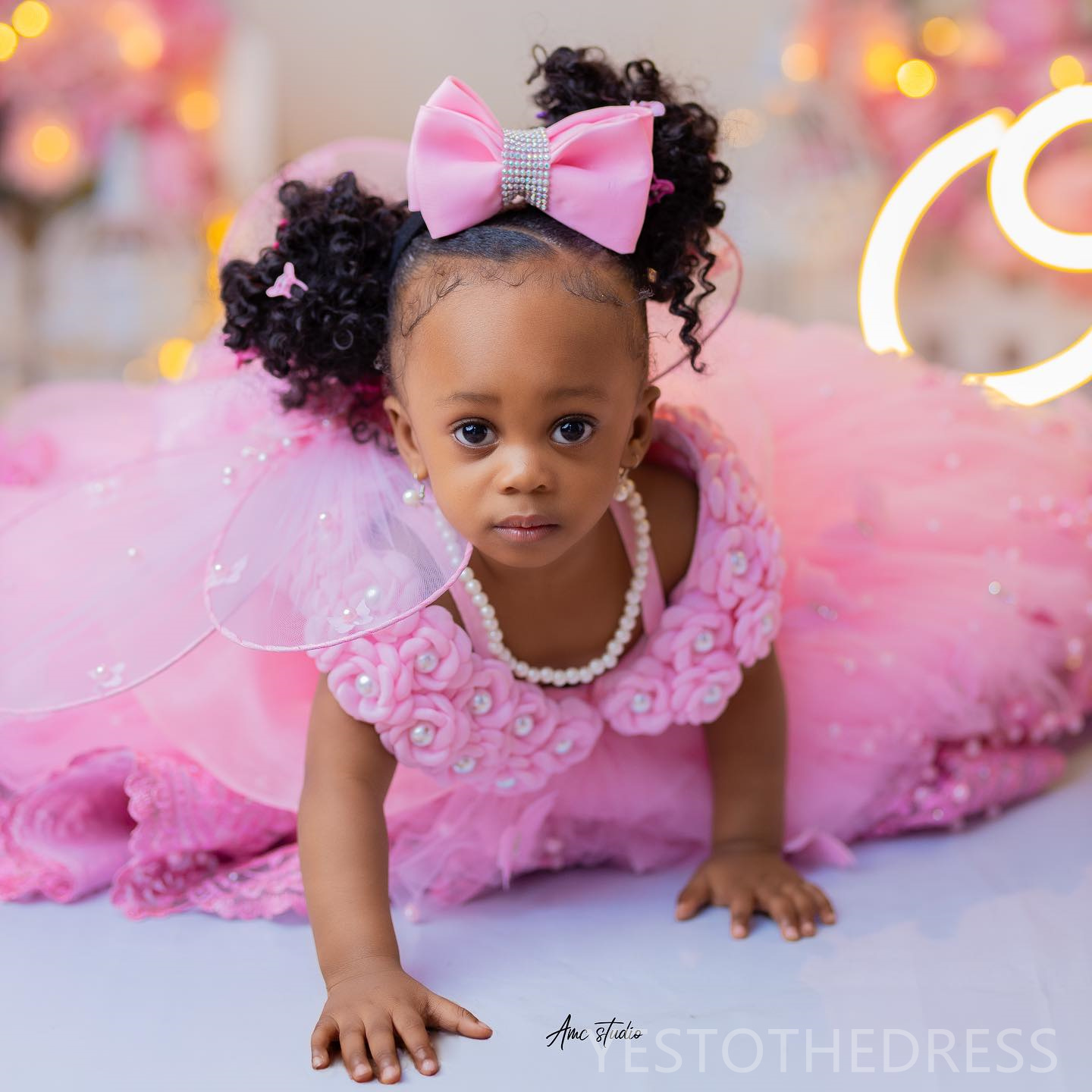 2024 Aso Ebi Pink Flower Girl Dresses Birthday Party Dress Illusion Spaghetti Straps Hand Made Flowers Pearls Beaded Appliqued Lace Princess Gown For 