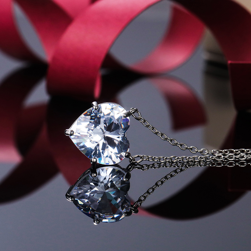 Crystal Cubic Zircon Love Heart Necklace Designer Jewelry Gifts for Lovers Gold Silver Filled Iced Out Heart Cross Crown Necklaces Woman Wed Gifts Fas