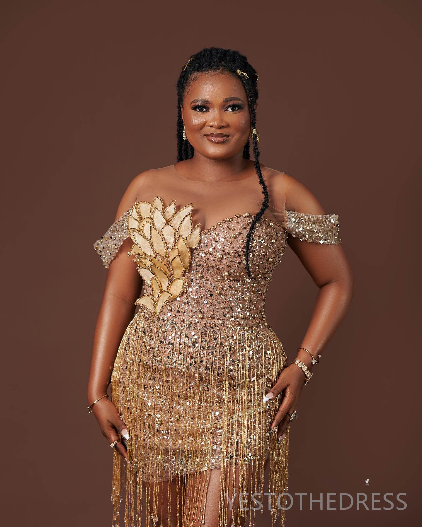 2024 Plus Size Gold Cocktail Dresses For Women Evening Wear Birthday Gowns Illusion Sheer Neck Sequined Lace Pearls Decorated Beading for African Blac