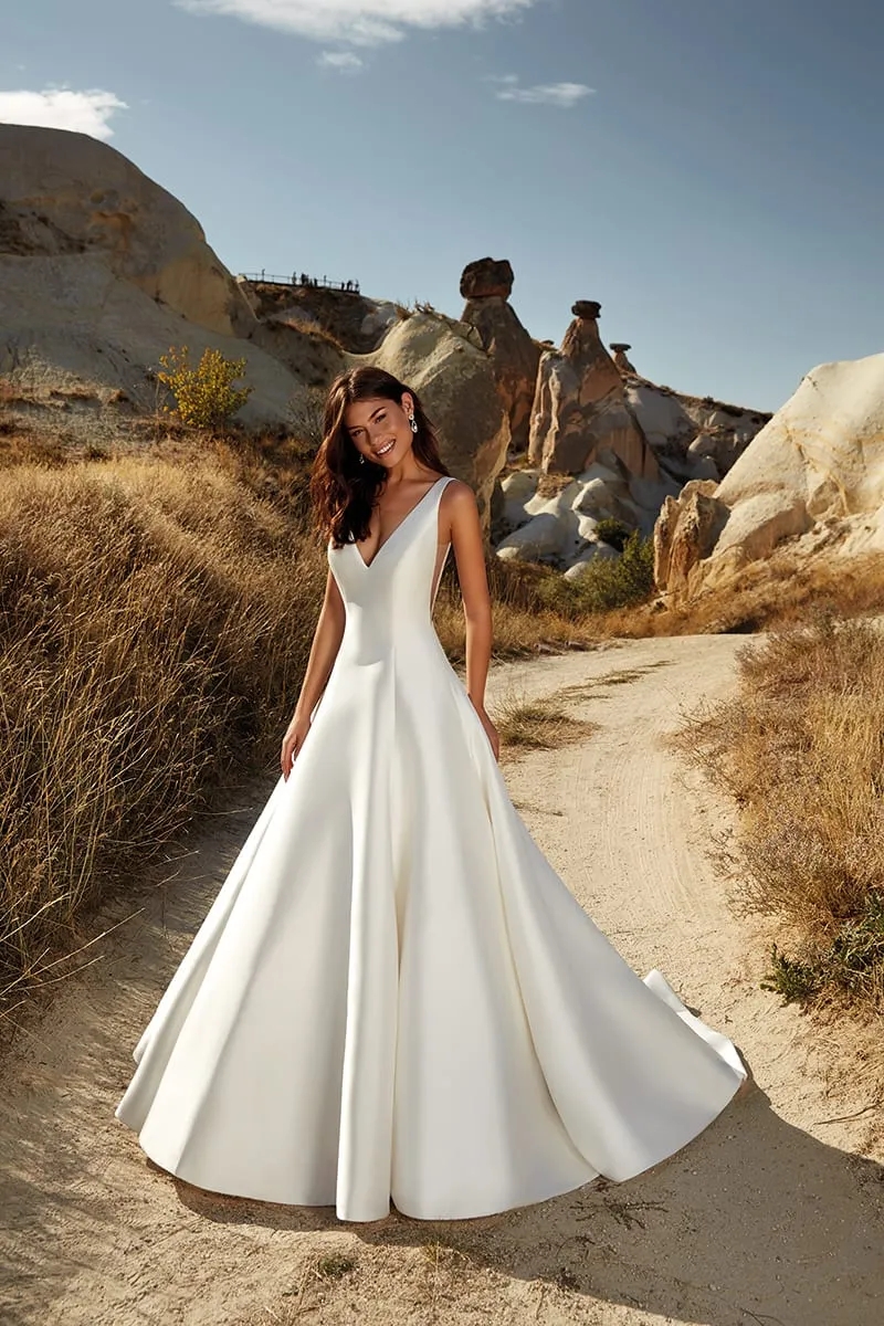 Beach Eddy K A Line Satin Dresses V Neck Desginer Back Boho Wedding Dress Bridal Gowns Vestido Country Robe De Marie Vestido