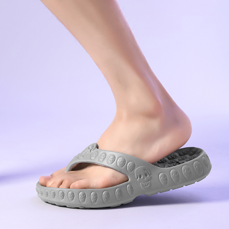 Fashion Personalized Skull Design Men Slippers Flip Flops Outdoor Beach Sandals Slides Thick Soft Bottom Non-slip Men Slippers