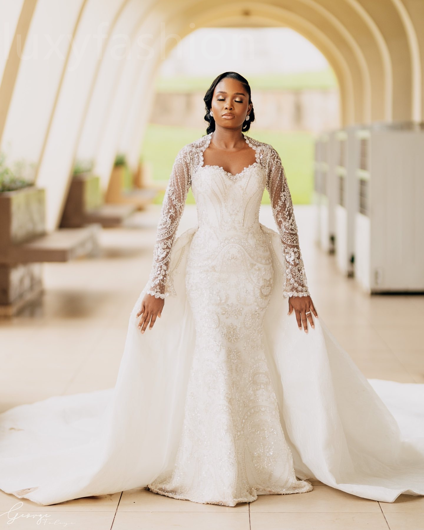 Aso Ebi 2024 Ivory Mermaid Wedding Dresses Lace Beaded Tulle Detachable Train Bridal Gowns Dress LFO443