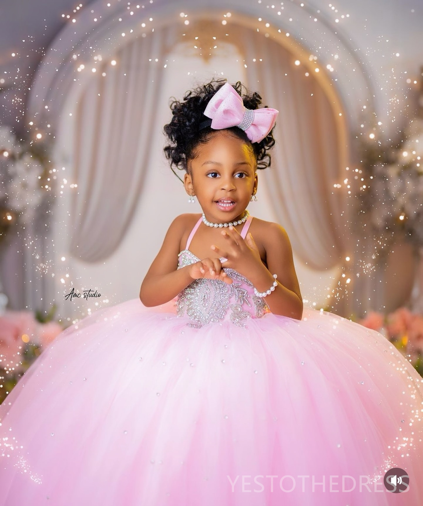 2024 Aso Ebi Pink Flower Girl Dresses Birthday Party Dress Illusion Spaghetti Straps Rhinestones Beaded Decorated Tiered Tulle Princess Ball Gown For 