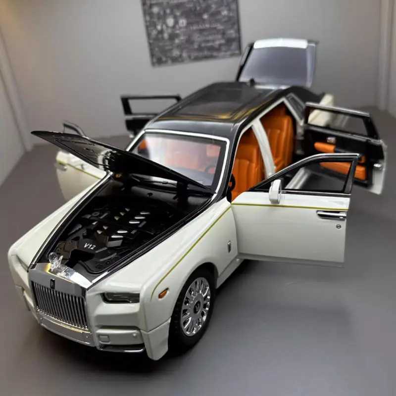 Diecast Model Cars 1/18 Rolls-Royce Phantom Alloy Luxy Car Model Diecasts Metal Toy Vehicles Car Model Simulation Sound Light Collection Kids Gifts