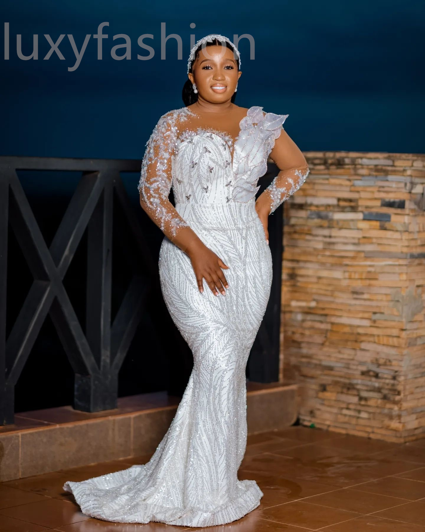 Aso Ebi 2024 White Mermaid Wedding Dresses Florals Beaded Crystals Sequined Lace Stunning Bridal Gowns Dress ZJ032