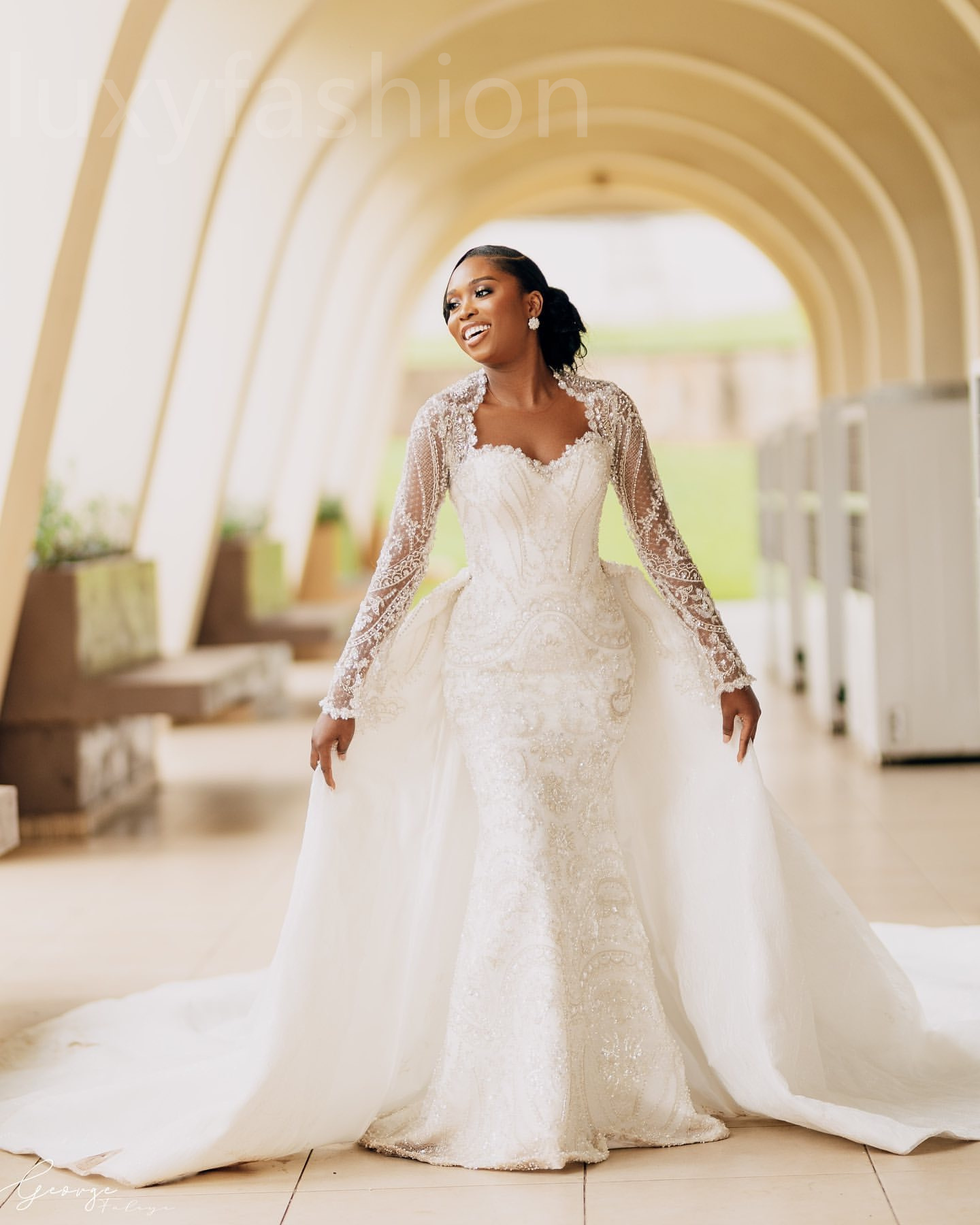 Aso Ebi 2024 Ivory Mermaid Wedding Dresses Lace Beaded Tulle Detachable Train Bridal Gowns Dress LFO443