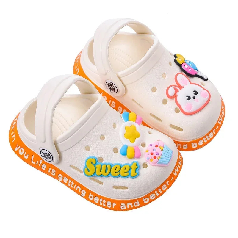 Childrens Sandals and Slippers Cartoon Soft Sole Anti Slip Childrens Shoes Girls Indoor Home Shoes Boys Sandals Kids Shoes 240507