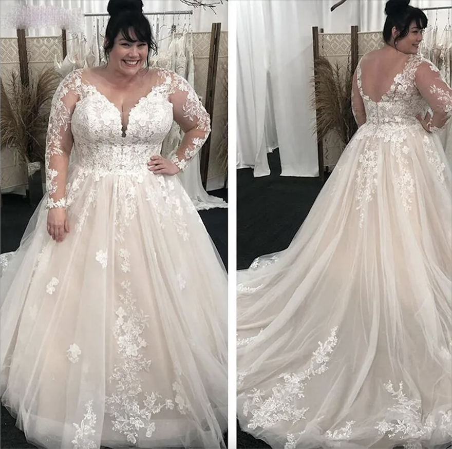 Vintage Lace A Line Wedding Dresses Long Sleeves Plus Size Bridal Gowns V Neck Sweep Train Light Champagne Outdoor Wedding Wear