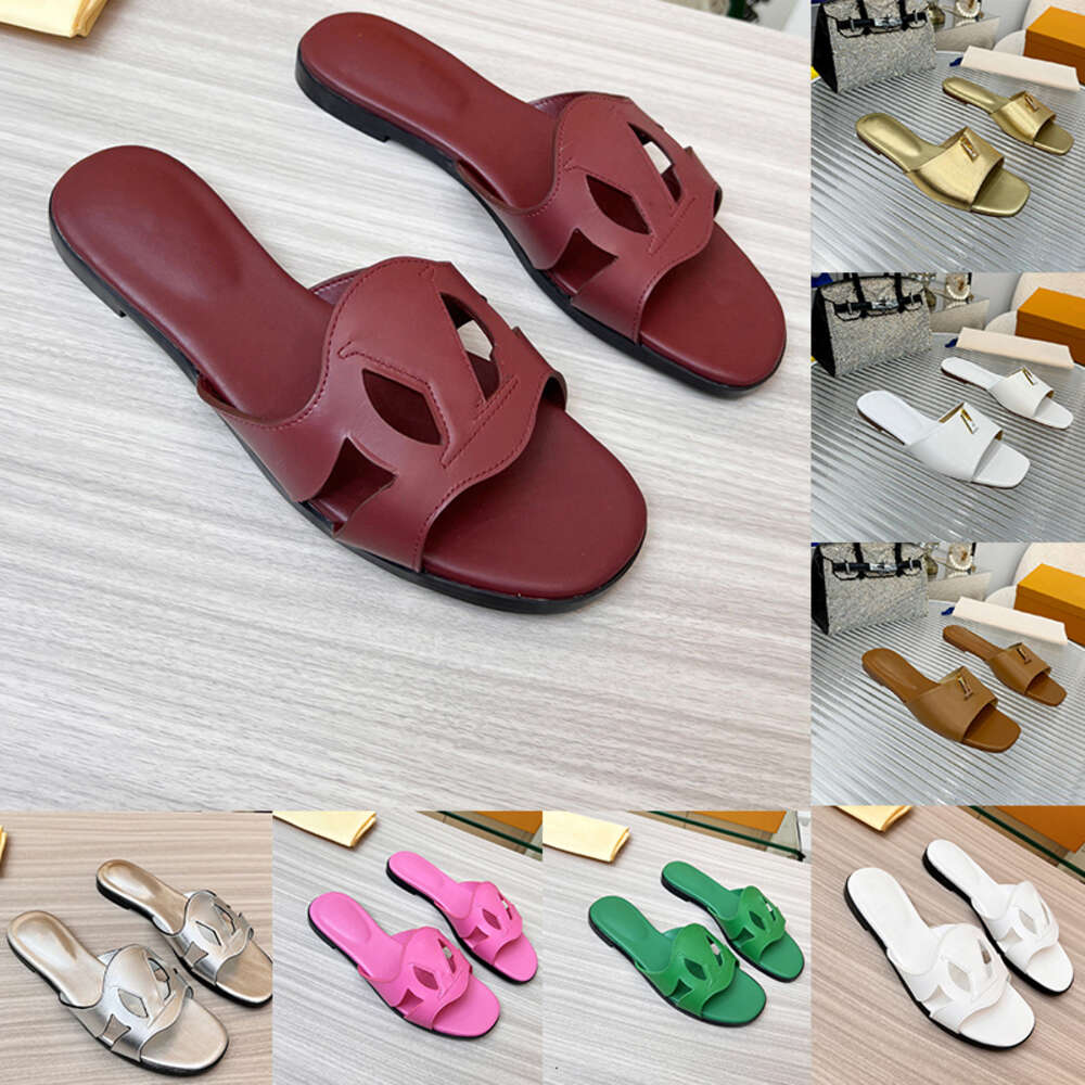 Women Isola Flat Mule Slippers Slip On Leather Mules Outsole Slides Circle Signature Fashioned Soft Calfskin Wide Front Strap Summer Designer Sandals 2024 dh