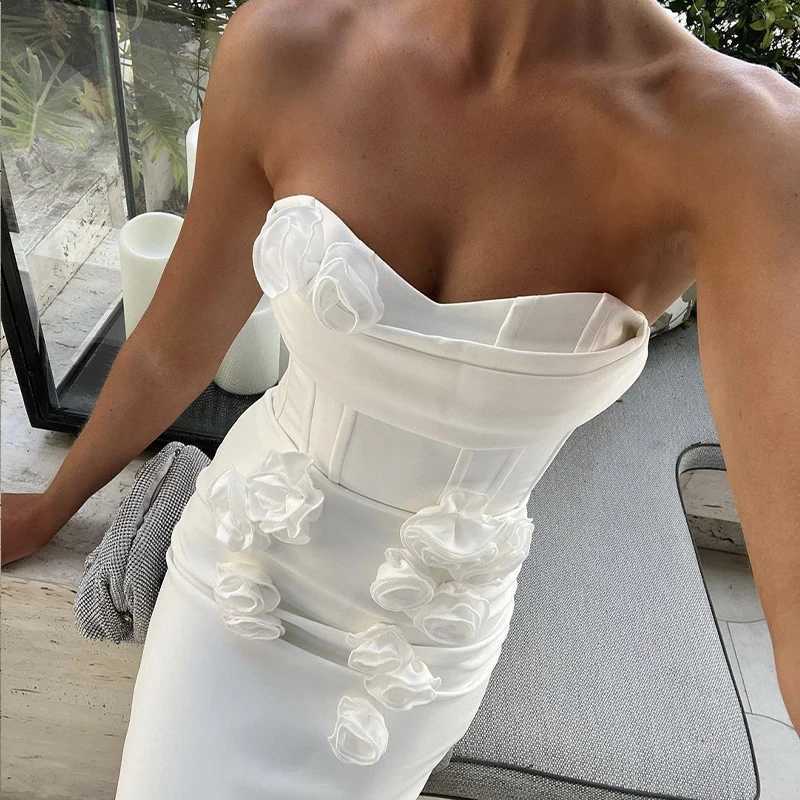 Basic Casual Dresses Factory wholesale womens white flower strapless tight fitting fashion sexy celebrity cocktail party bandage long dresses J240523