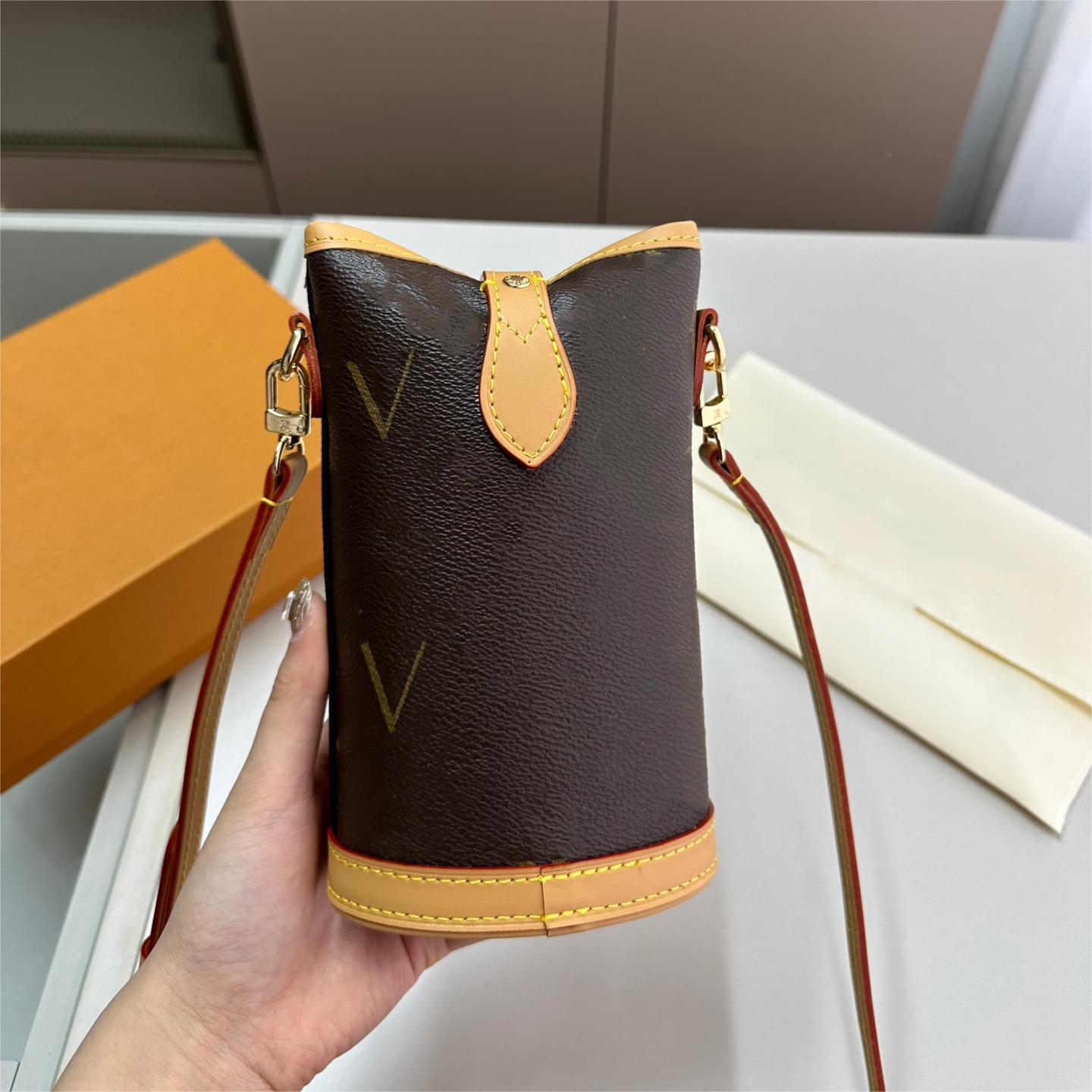 High Quality Designer Cellphone Bags Mini Cellphone Bags Straw mobilephone Bags Genuine Leather Strap Crossbody Mini Purse Designer Wallet for card and iphone