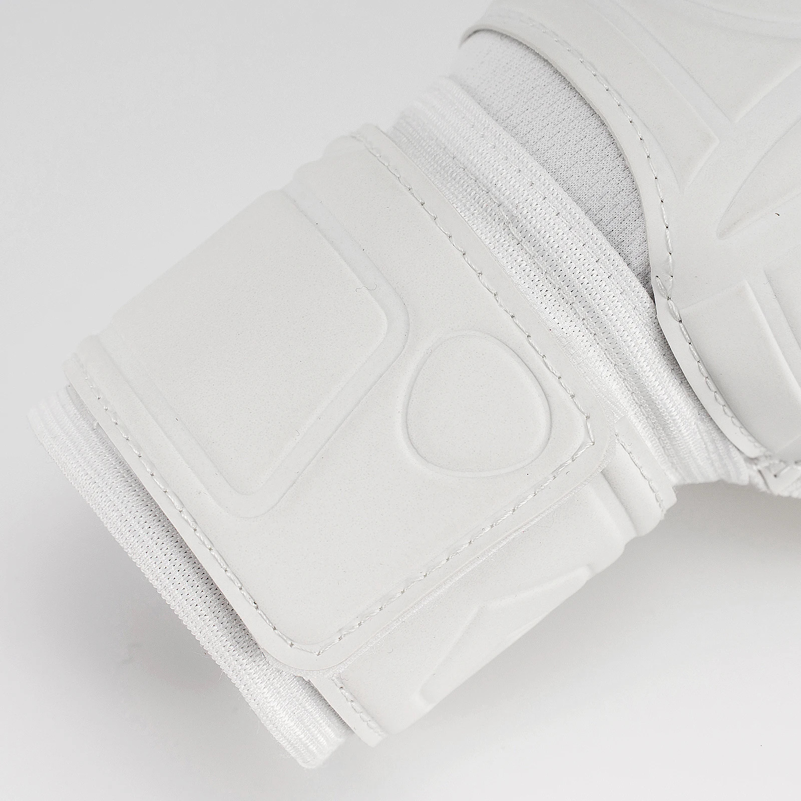 Football Goalkeeper Gloves High Quality Latex Finger Save Guard Protection Kids Adults Soccer Strong Grip Fingerave Goalie Glove 240523