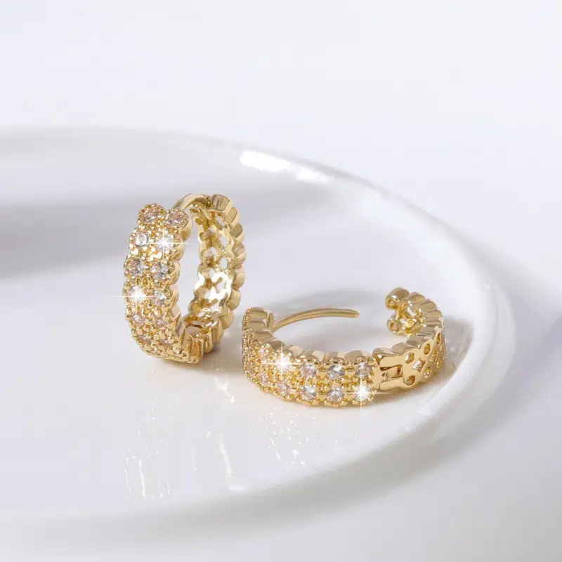 Luxury Hollow Design Gold Plating Diamond Hoop Earrings For Women Wedding Party Elegant Designer Jewelry Hoop Earrings
