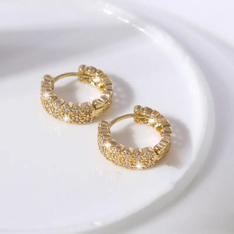 Luxury Hollow Design Gold Plating Diamond Hoop Earrings For Women Wedding Party Elegant Designer Jewelry Hoop Earrings